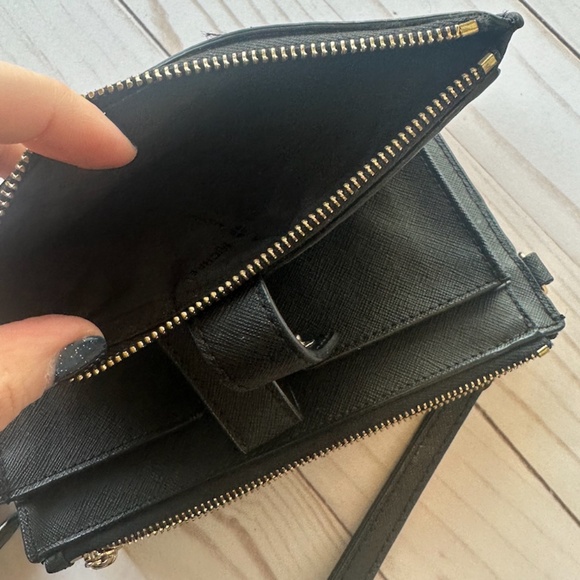 Michael Kors Jet Set Large Leather Smartphone Wristlet Wallet - Picture 4 of 7